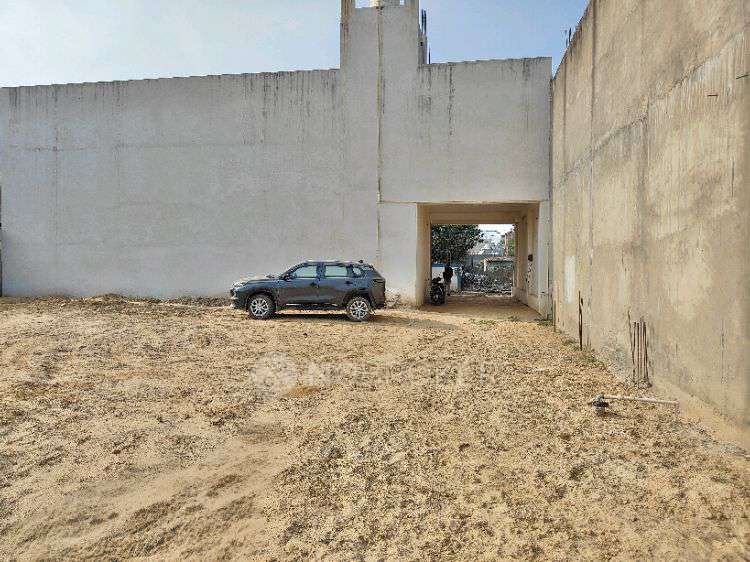 Godown/Warehouse in  Roza Jalalpur, Greater Noida for Rent 