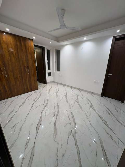 2 BHK Flat In J Block Paryawaran Complex  For Sale  In J - 32, Block J, Paryavaran Complex