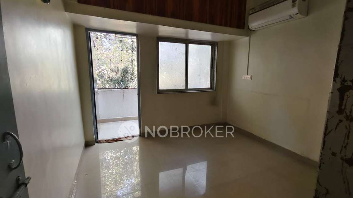 Shared Room for Female In 1 BHK  In Shanti Rakshak Apartment, Shastrinagar In Shanti Rakshak Apartment