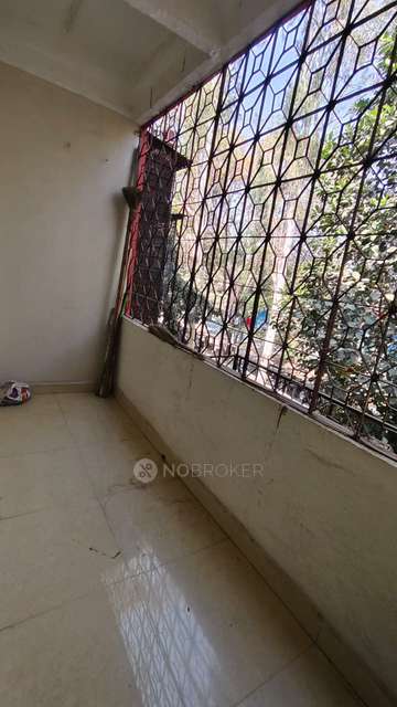 Shared Room for Female In 1 BHK  In Shanti Rakshak Apartment, Shastrinagar In Shanti Rakshak Apartment