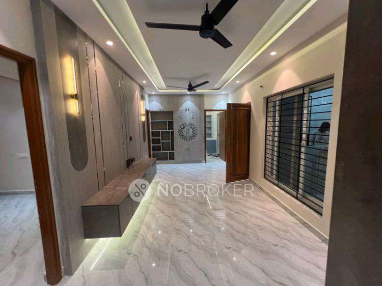 2 BHK Flat For Sale  In Valasaravakkam