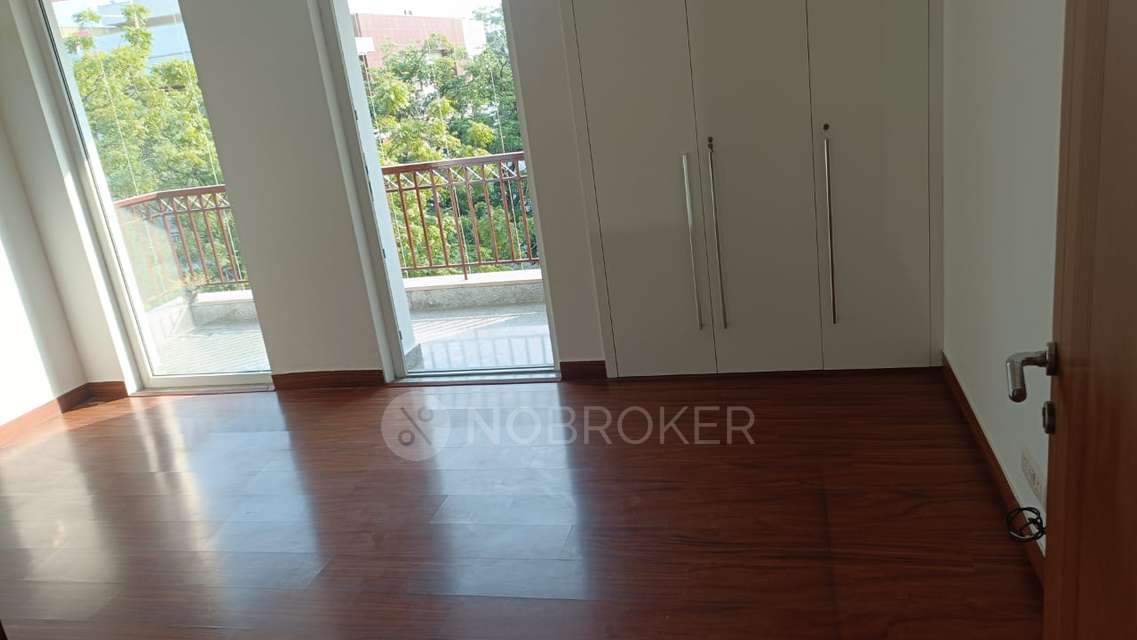 4+ BHK Flat In Green Park, Green Park Extension for Rent  In Green Park Extension