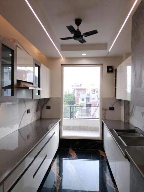 2 BHK Flat In Builder Floor For Sale  In Ramesh Nagar