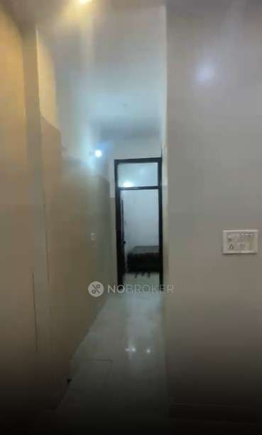 Single Room for Female In 3 BHK  In Mukherjee Nagar