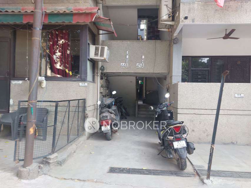 2 BHK Flat In Ayodhya Enclave Chs for Rent  In Rohini