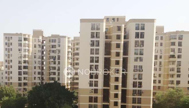 2 BHK Flat In Silver Oaks Appartment For Sale  In Sector 26