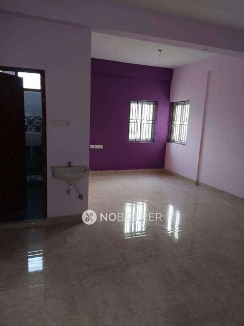 2 BHK Flat In Apartment For Sale  In Vyasarpadi