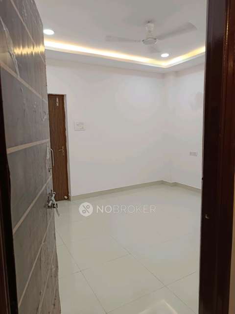 Single Room for Male In 3 BHK  In The Oak Paradise In Manikonda 