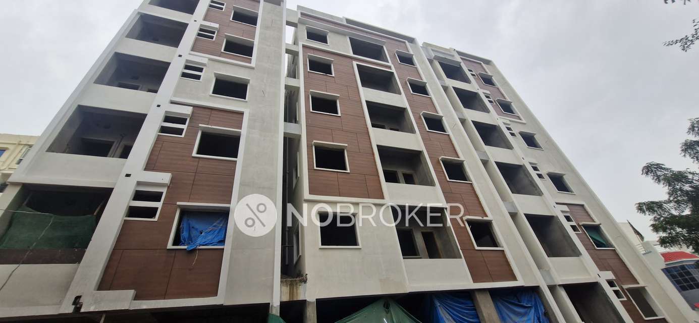 Single Room for Male In 3 BHK  In The Oak Paradise In Manikonda 