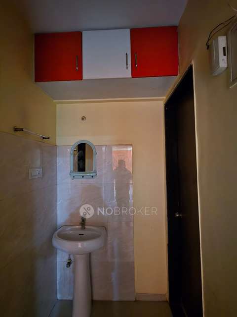 2 BHK Flat In Vardhaman Aangan, Rahatani for Rent  In Rahatani