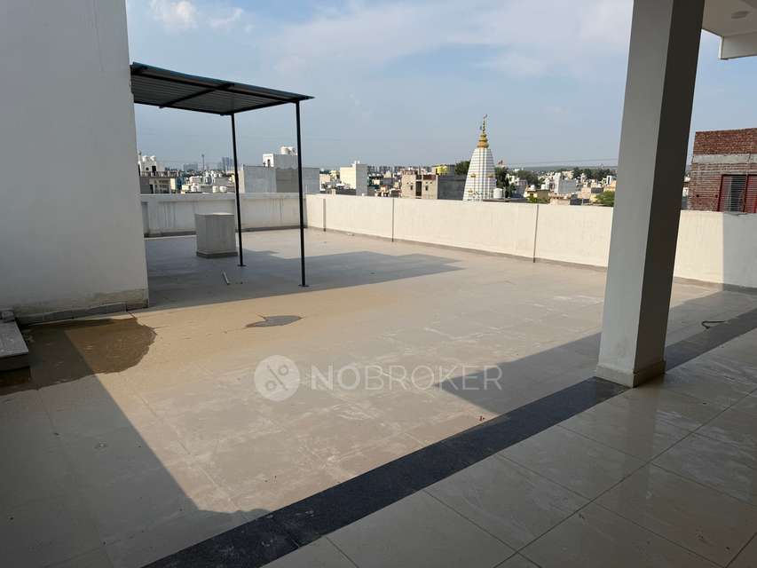 Showroom in Maruti Kunj Rd, Gurgaon for Rent 