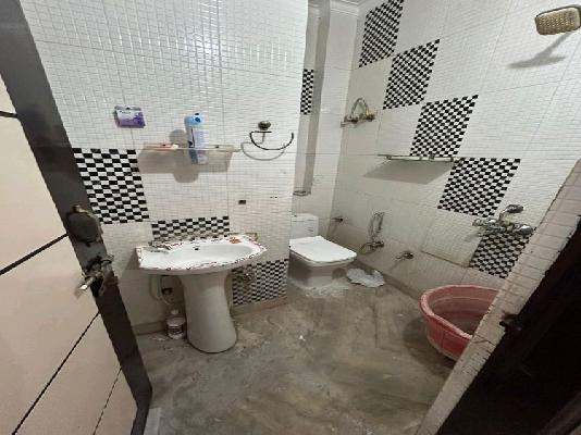 3 BHK Flat In Sb For Sale  In Uttam Nagar