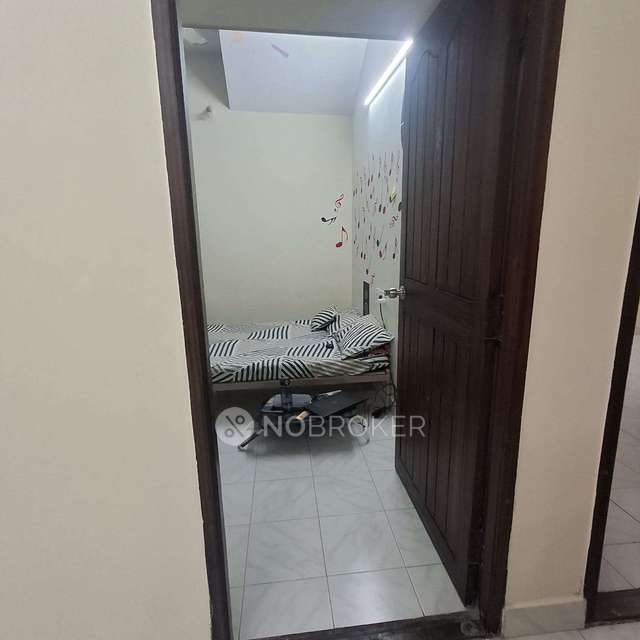 Single Room for Female In 2 BHK  In Velachery