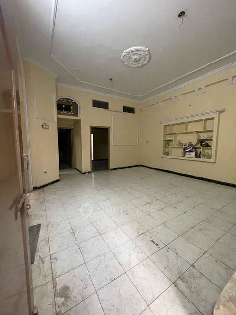 Single Room for Male In 3 BHK  In Santosh Nagar