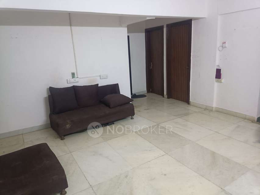 3 BHK Flat In Sheetal Chhaya Co-operative Housing Society for Rent  In Malad West 