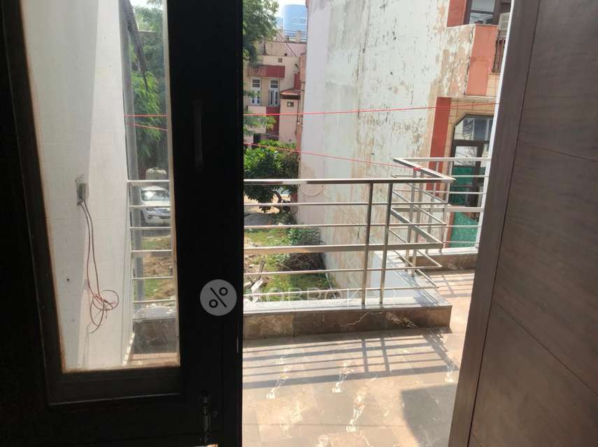 Single Room for Male In 3 BHK  In Dlf, Dlf Phase 3 In Dlf Phase 3