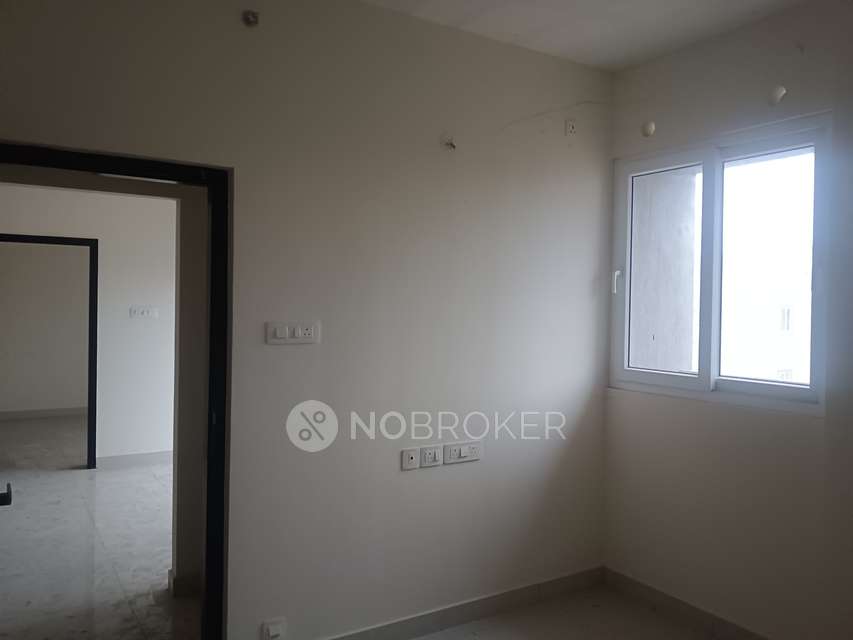 2 BHK Flat In Navins Maple Tower For Sale  In Vengaivasal