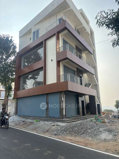 Showroom in Hill Rock National Public School, Bangalore for Rent 