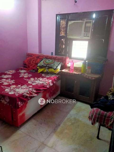 2 BHK Flat In Khan Building for Lease  In Krishna Nagar