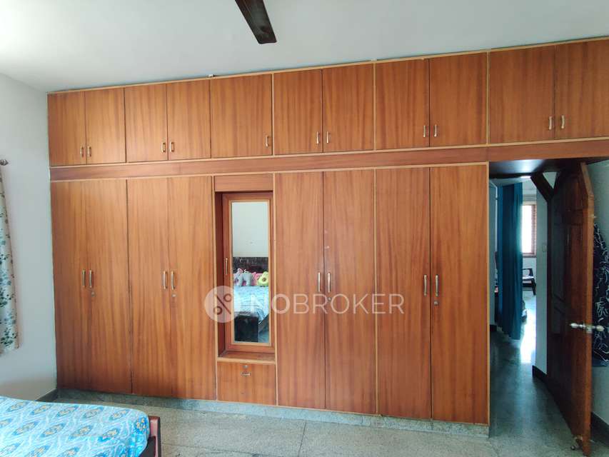 Single Room for Female In 2 BHK  In Koramangala