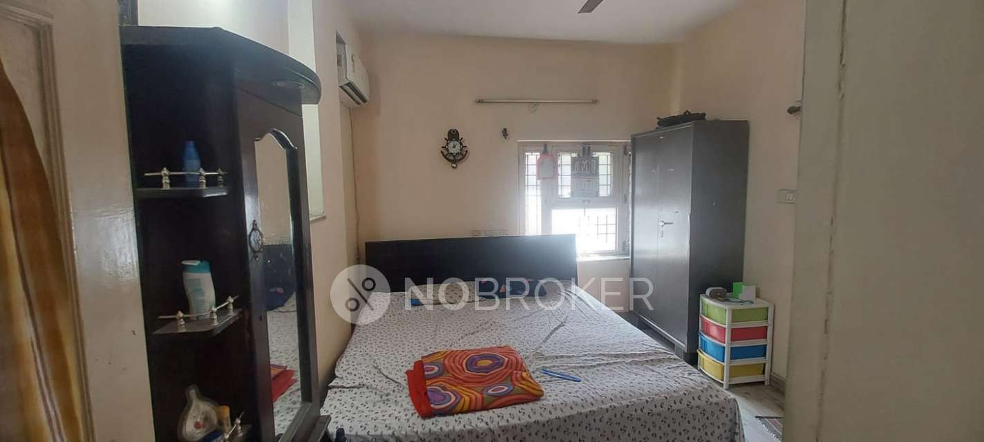 2 BHK Flat In M S R Towers, Erramanzil Colony For Sale  In Msr Towers