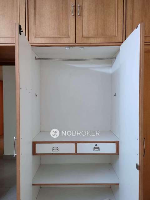 2 BHK Flat In Pavani Priya For Sale  In Brookefield