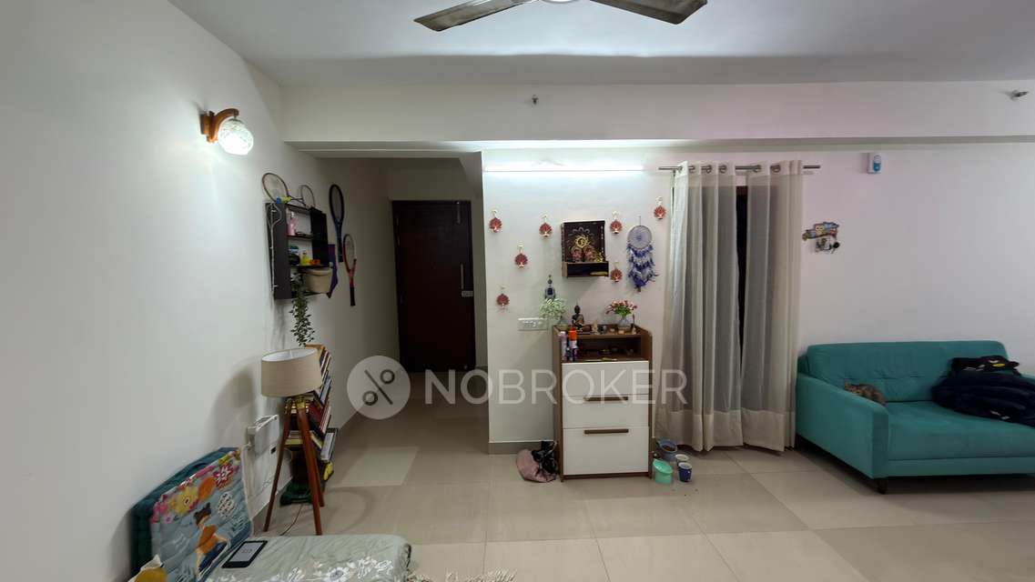 Single Room for Female In 3 BHK  In Ramprastha City The Edge Towers, Sector 37d In Sector 37d