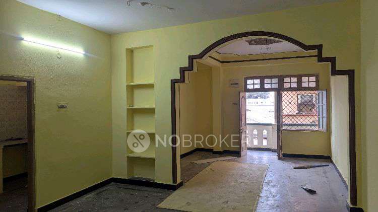 2 BHK Flat In Ameera Manzil Purani Haveli for Lease  In Malakpet