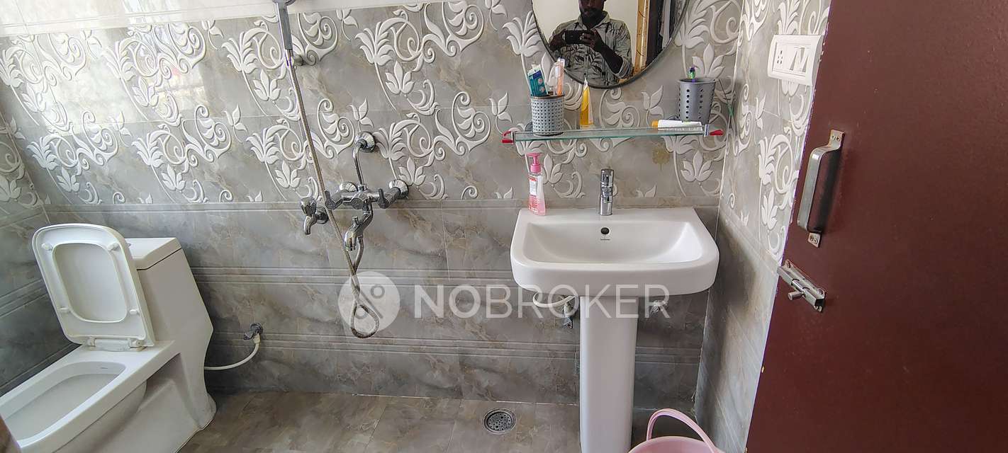 3 BHK Flat In Lakshmi Nivas For Sale  In East Maredpally