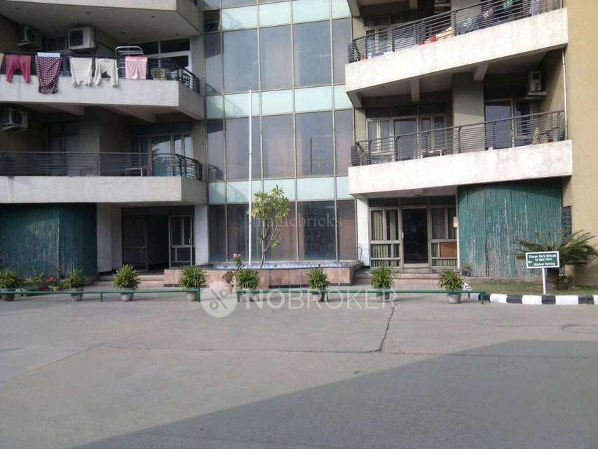 Single Room for Male In 4 BHK  In Janpratinidhi Apartment In Chakkarpur