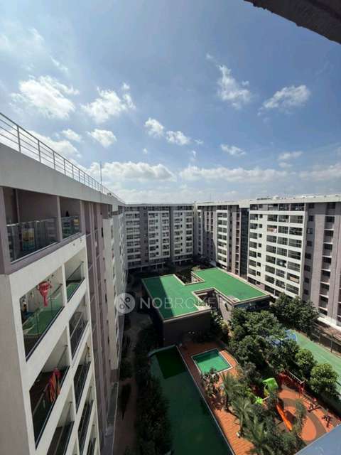 Single Room for Female In 3 BHK  In Kohinoor Viva City In Shriram Nysa, Dhanori, Pune, Maharashtra 411015, India