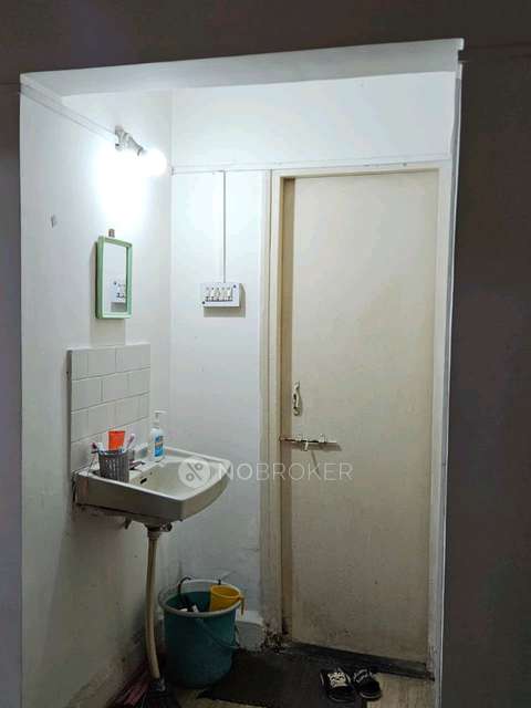 2 BHK Flat In Bandal Complex for Rent  In Kothrud