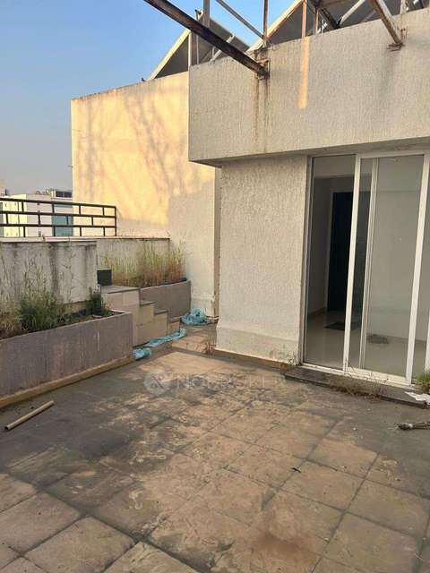 Shared Room for Male In 3 BHK  In Sarrthi Sovergen In Hinjawadi