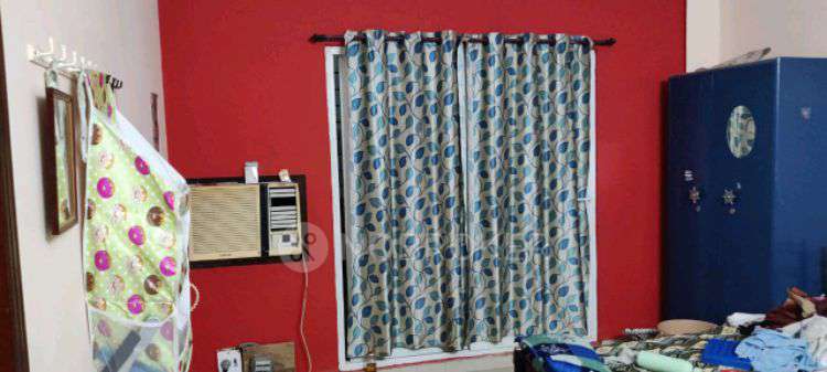 Single Room for Female In 3 BHK  In Oak Tree In Oaktree