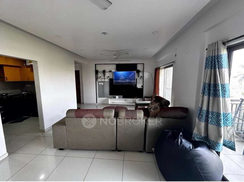 Single Room for Male In 3 BHK  In Orchid Lakeview In  Bellandur, Bangalore