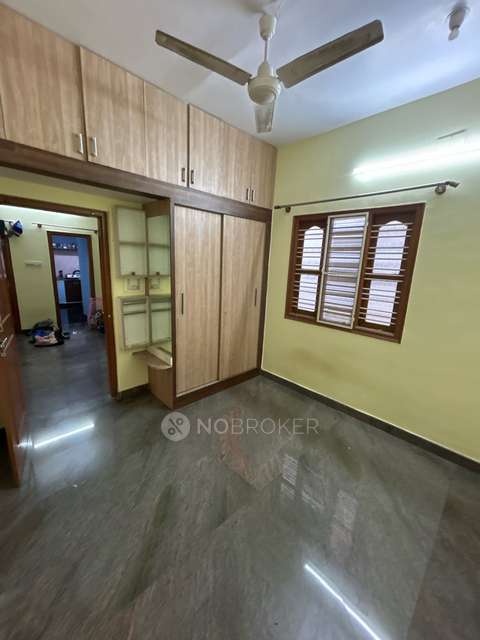 Single Room for Male In 2 BHK  In Koramangala