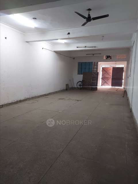 Godown/Warehouse in Krishna Nagar, Delhi for Rent 