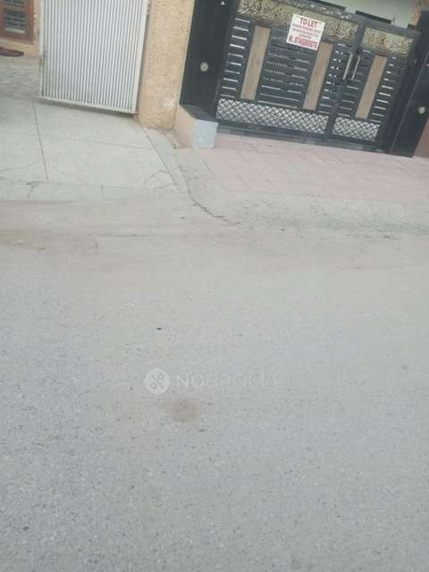 1 RK House for Rent  In Sector 4