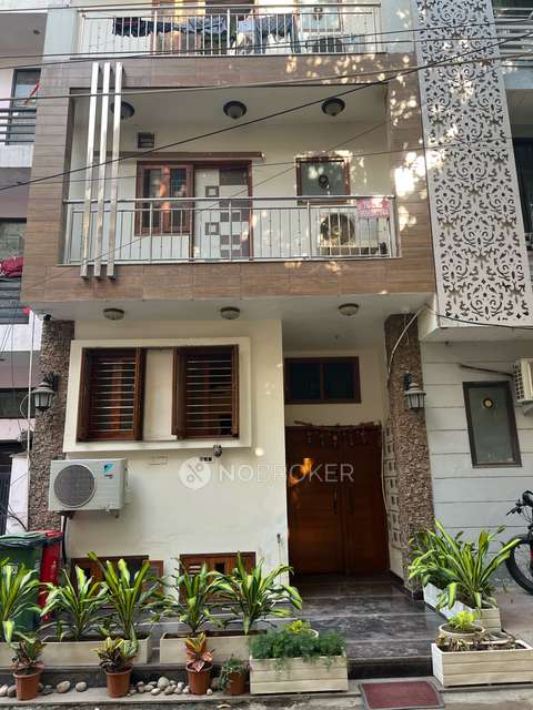 1 RK Flat In Sushant Lok 1 for Rent  In Sushant Lok1