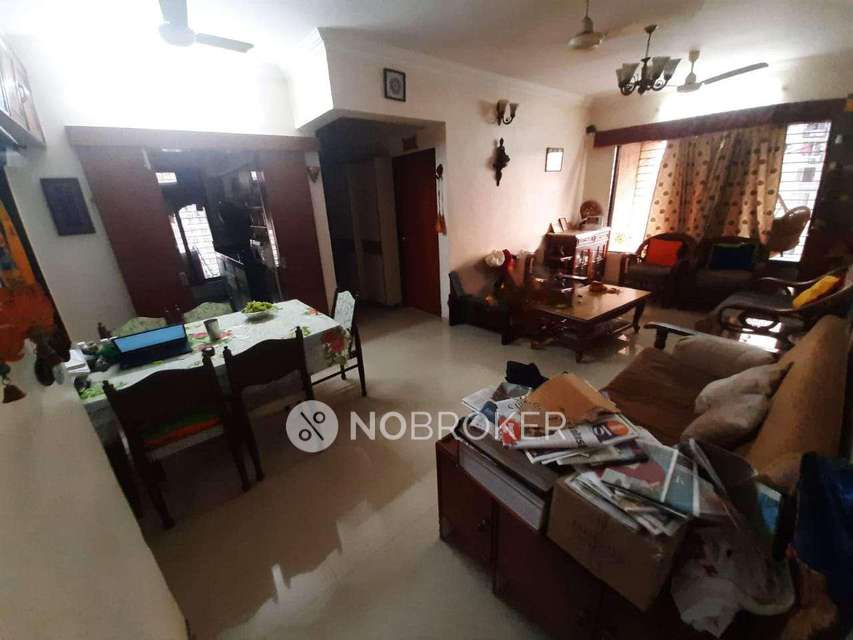 2 BHK Flat In Stalag Seventeen Chs For Sale  In Chembur West