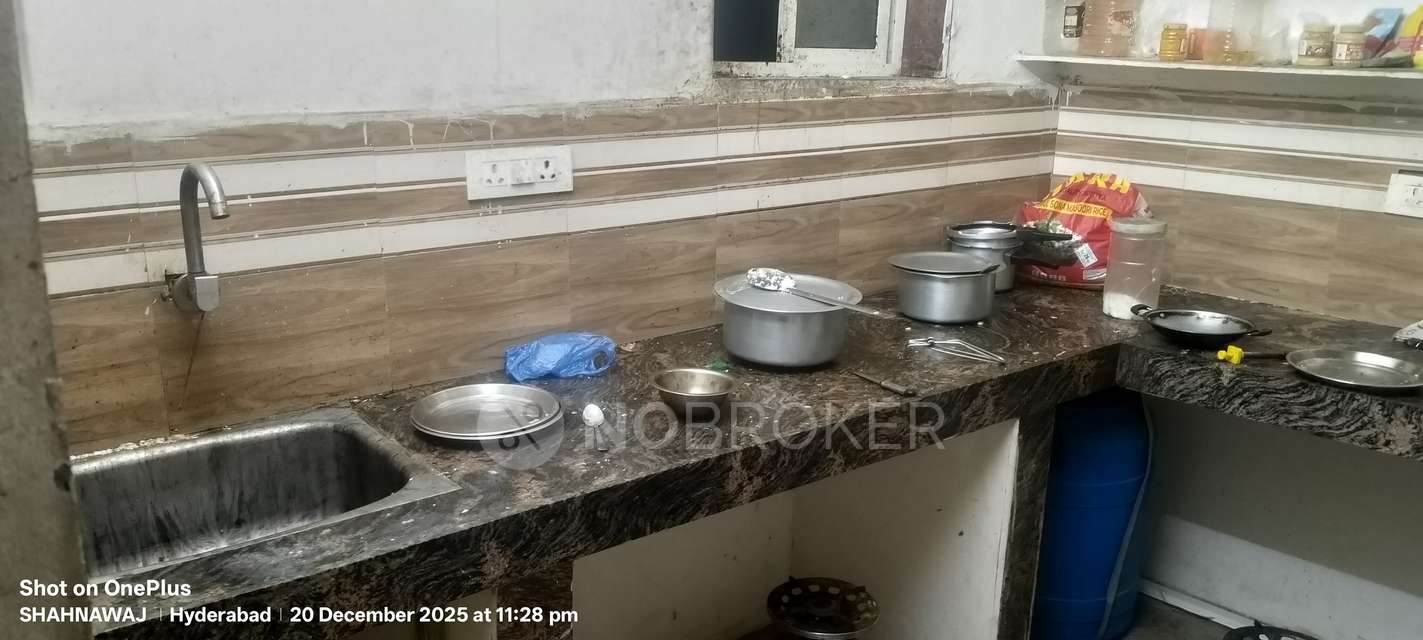 Single Room for Male In 2 BHK  In Vijaya Nagar Colony