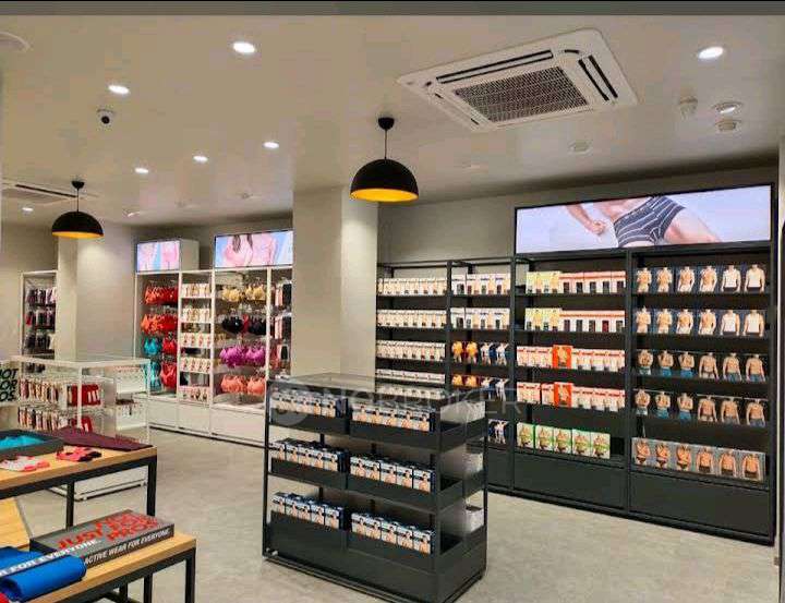 Showroom in #71/2, 1st Cross, Opp Sbi (old Sbm, Hmt Main Rd, Vr Layout, Gokula 1st Stage, Mathikere Extension, Mathikere, Bengaluru, Karnataka 560054, India, Bangalore for sale 