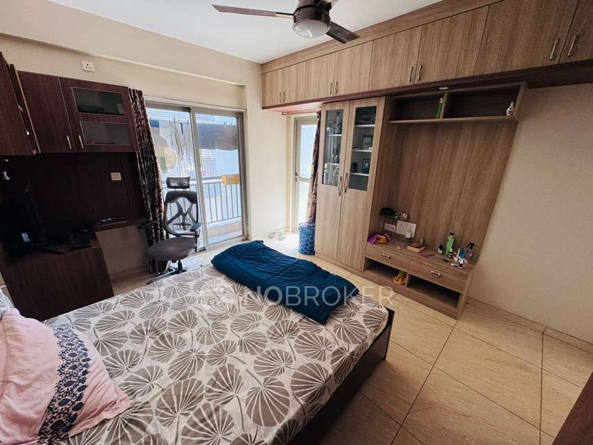 Single Room for Male In 4 BHK  In Orchid Lakeview, Goyal Orchid Lakeview Club House, Goyal Orchid Lakeview, Kariyammana Agrahara, Bellandur, Bengaluru, Karnataka 560103, India,  Bellandur, Bangalore In  Bellandur, Bangalore