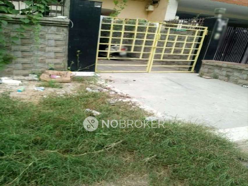 Commercial Property in Sector 38, Gurgaon for Rent 