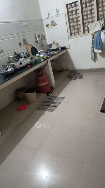 Single Room for Female In 2 BHK  In New Perungalathur