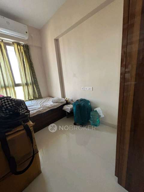 Single Room for Female In 3 BHK  In Deluxe Apartments In Santacruz East