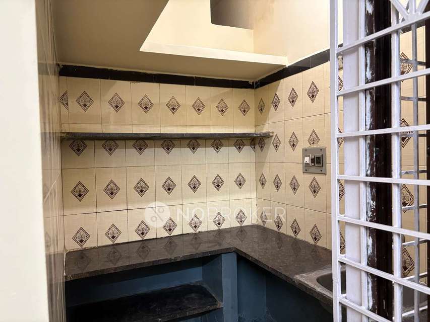 2 BHK Flat In Standalone Building  for Rent  In Jayanagar