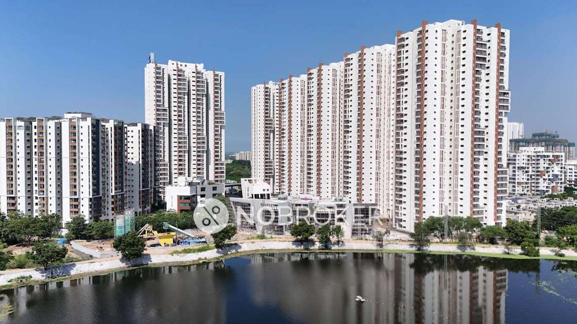 Shared Room for Female In 3 BHK  In Honer Aquantis In Gachibowli