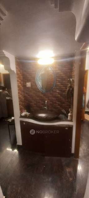 4+ BHK House For Sale  In Yadaval St, Paramesh Nagar, Adambakkam, Chennai