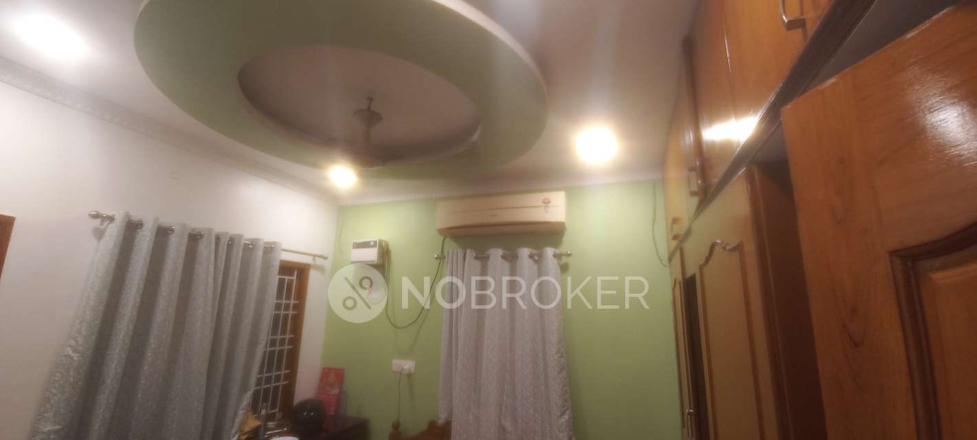 4+ BHK House For Sale  In Yadaval St, Paramesh Nagar, Adambakkam, Chennai